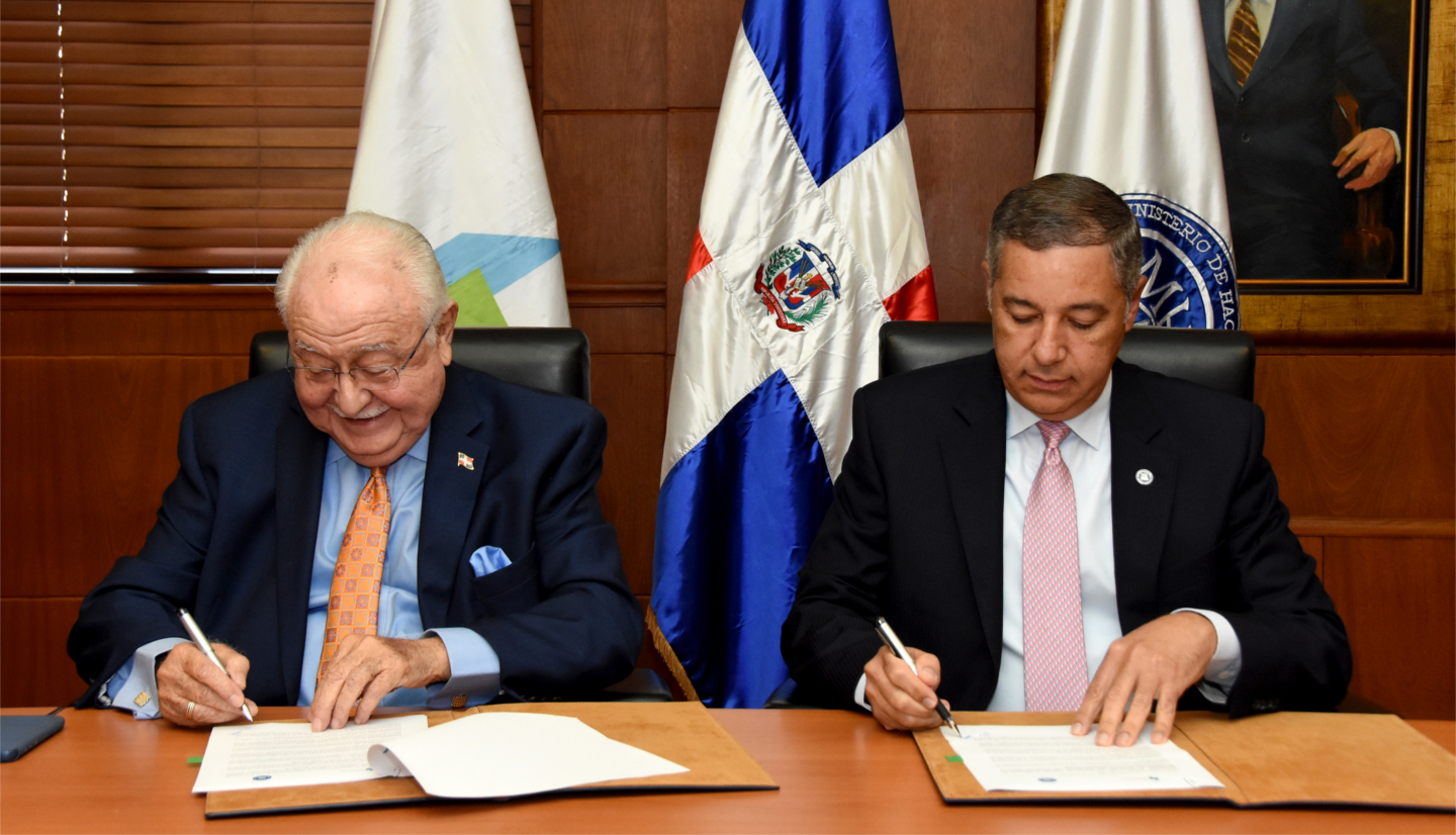 Ministerios de Hacienda y Energía y Minas garantizarán electricidad a entidades que ofrecen servicios públicos