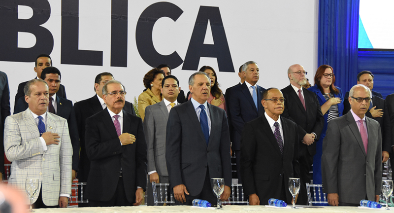 El presidente Danilo Medina juramentó la Comisión de Ética Pública del Ministerio de Hacienda, durante un acto multitudinario