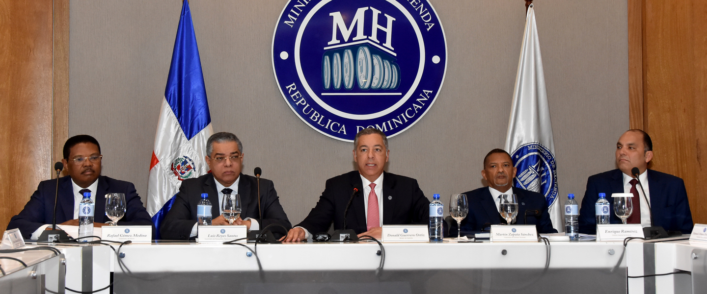 Ministerio de Hacienda destaca positivo balance de las finanzas públicas en 2018