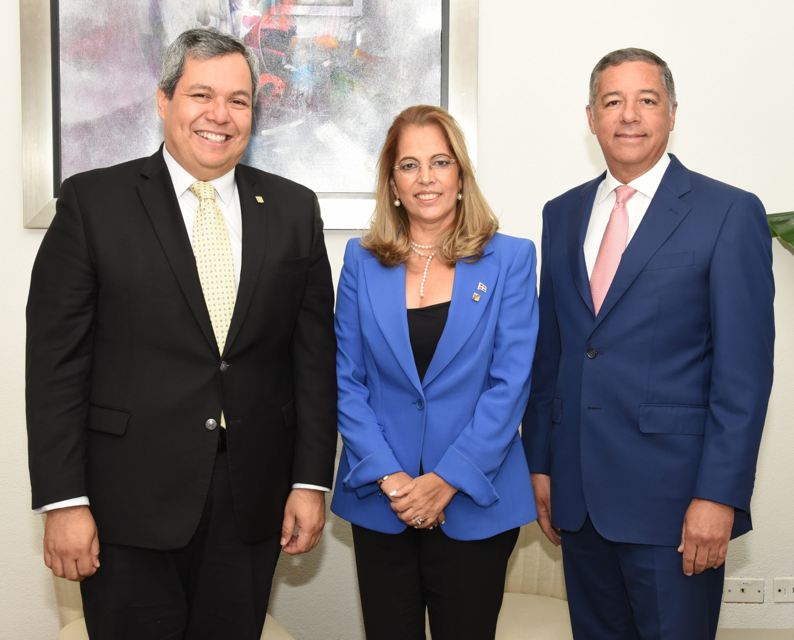 Presidente ejecutivo del BCIE, Dante Mossi,  visita a la República Dominicana
