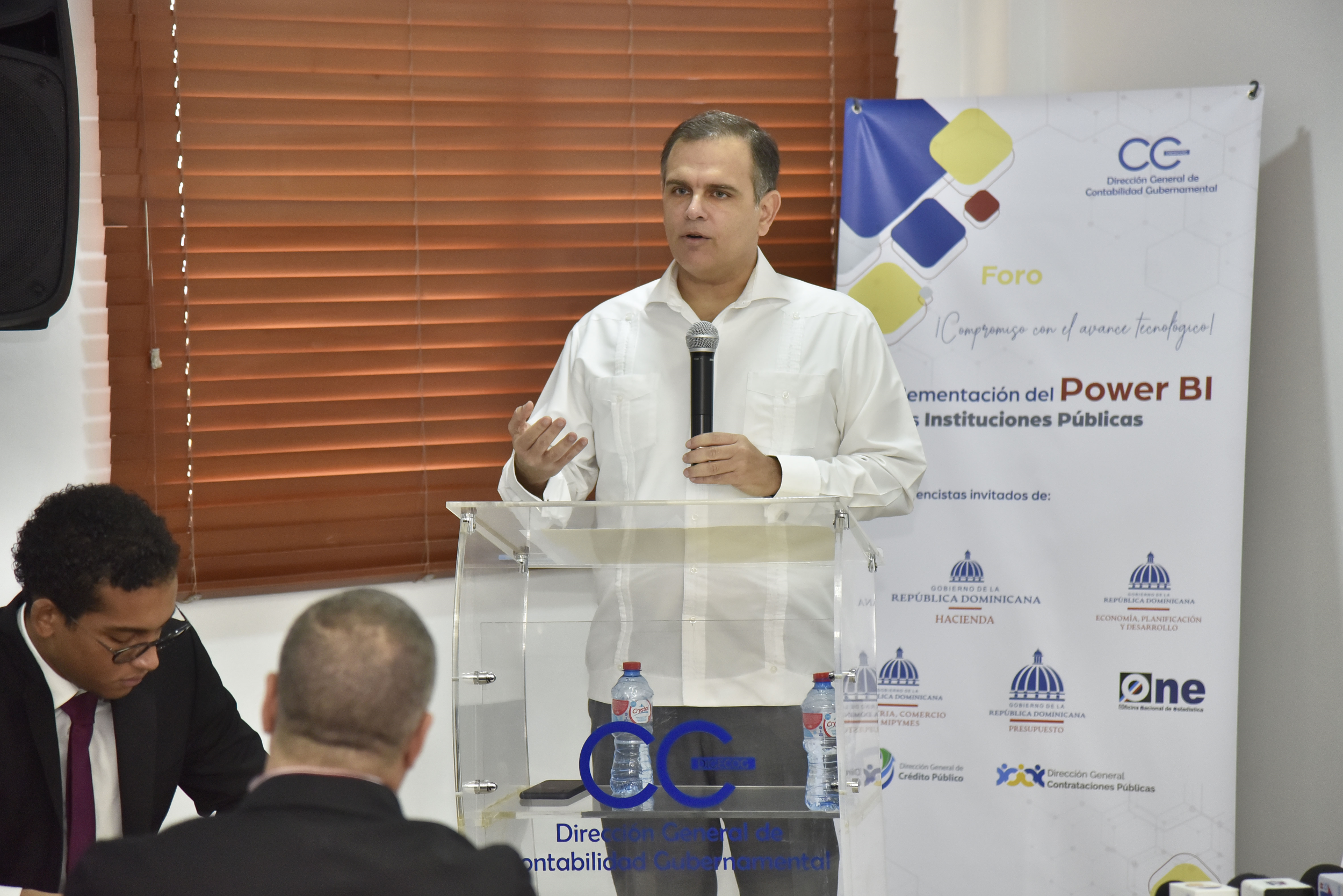Ministro Vicente: “La confianza de la ciudadanía se gana con transparencia”
