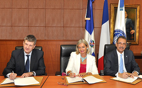 Imagen destacada de Agencia Francesa de Desarrollo otorga préstamo 210 MM de dólares para ordenamiento y movilidad urbana de Santo Domingo Este