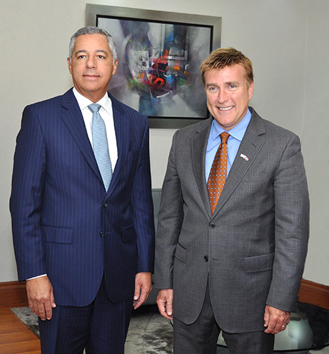 Imagen destacada de Embajador de EEUU visita al Ministro de Hacienda