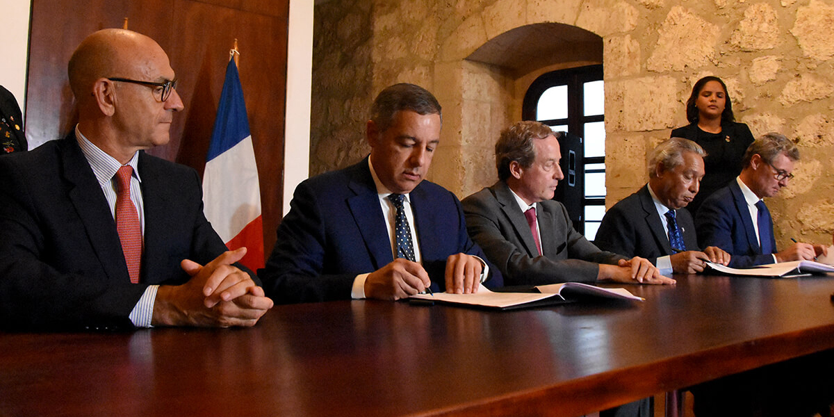 Gobierno dominicano firma hoja de ruta con la Agencia Francesa de Desarrollo