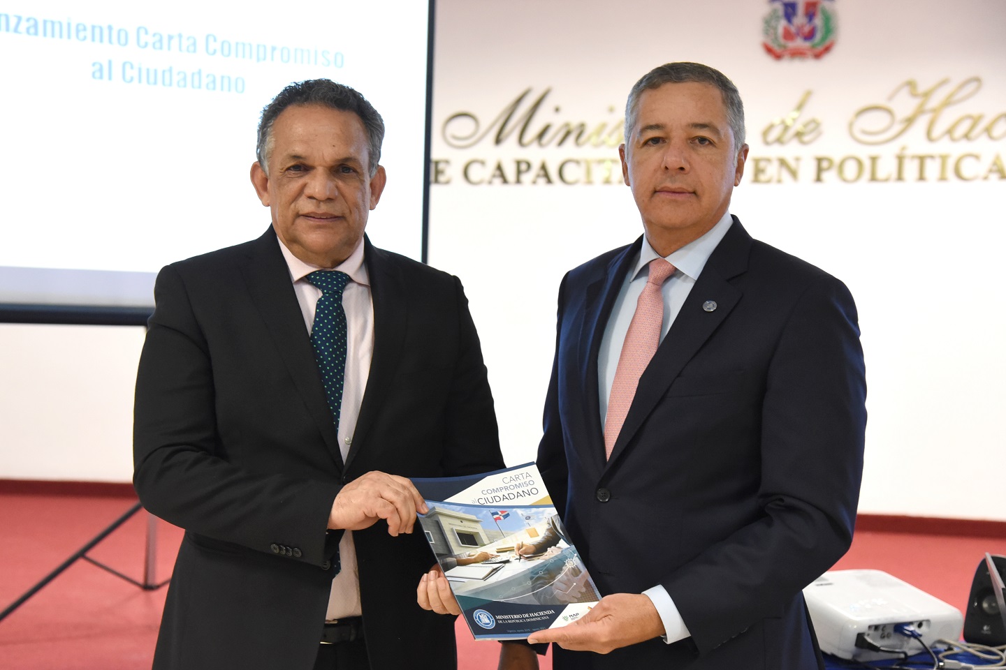 Ministerio de Hacienda lanza Carta Compromiso al Ciudadano