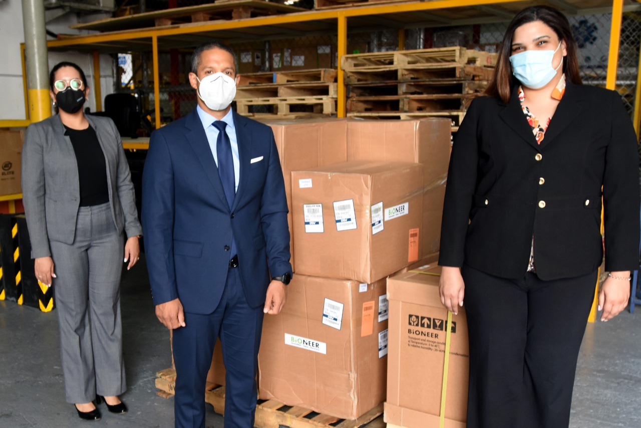 República Dominicana recibe segunda entrega de  insumos médicos donados por el BCIE