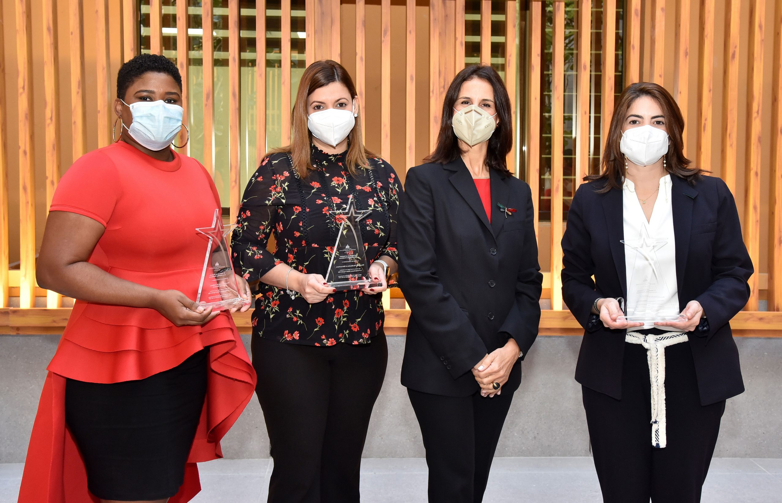 Hacienda presenta los ganadores de su concurso La Navidad Renace