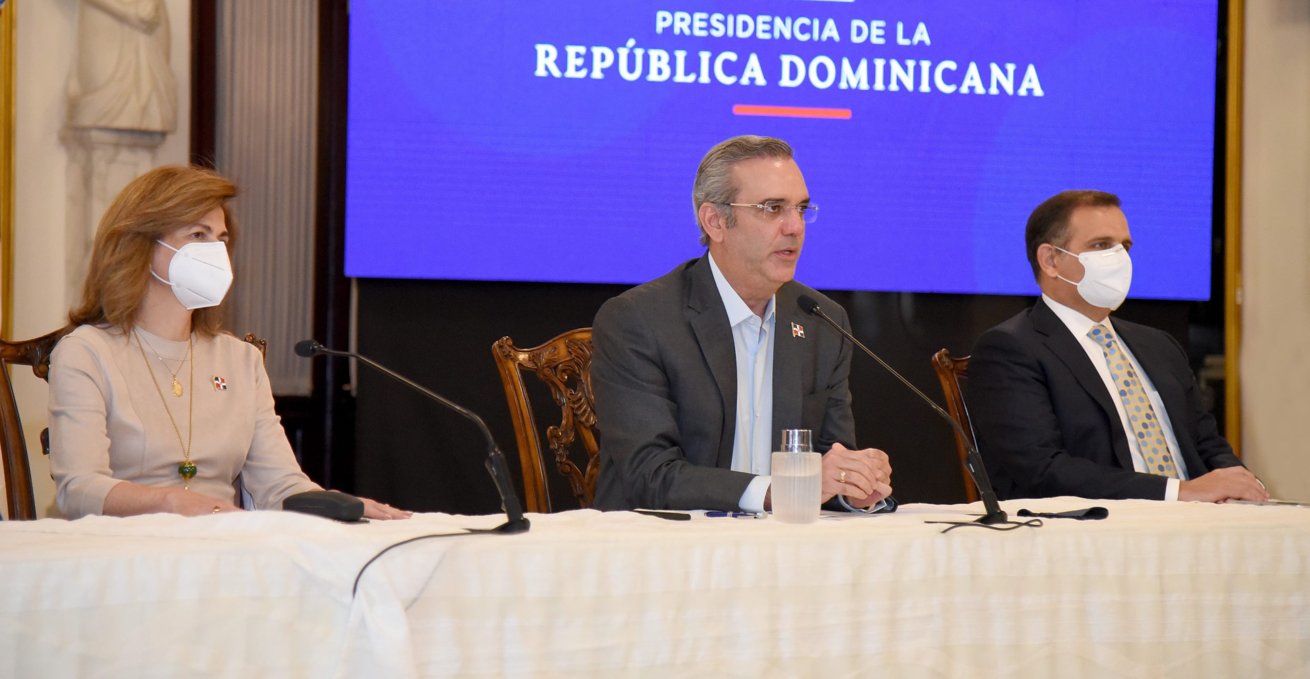 Gobierno reduce déficit fiscal en RD$77 mil millones