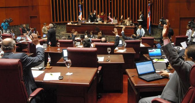 Imagen destacada de Senado acoge propuesta del Gobierno de cambiar deuda por bonos
