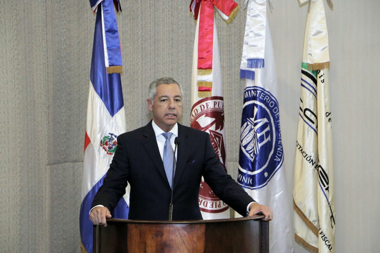 Asesor económico del ministerio de Hacienda destaca avances en la gestión fiscal del gobierno