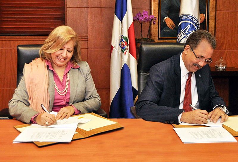 Imagen destacada de Ministerio de Hacienda y Banco Mundial firman contrato de préstamo para mejorar calidad de vida de personas pobres