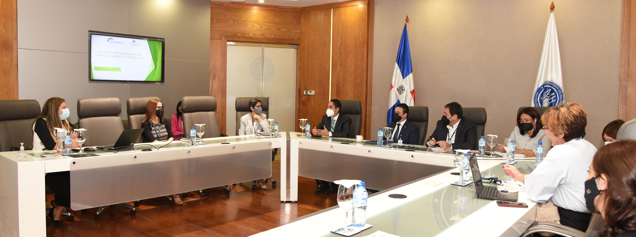 Imagen destacada de Comité de Compras y Contrataciones del MH recibe capacitación sobre sus funciones y responsabilidades