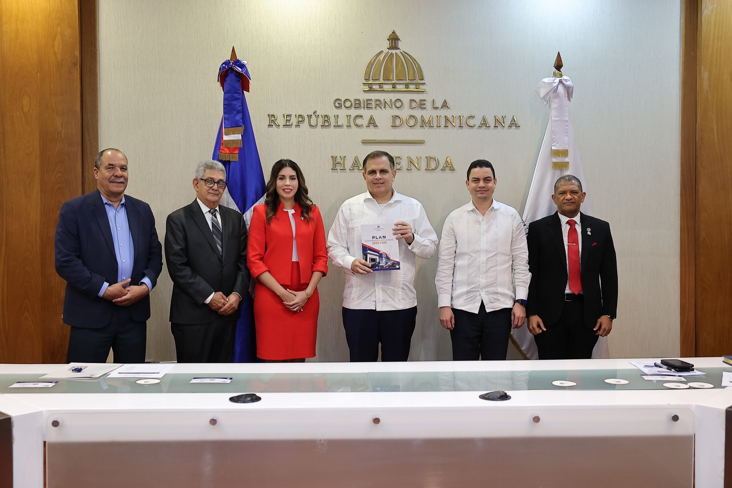 Hacienda presenta su Plan Estratégico para eficientizar los servicios ciudadanos