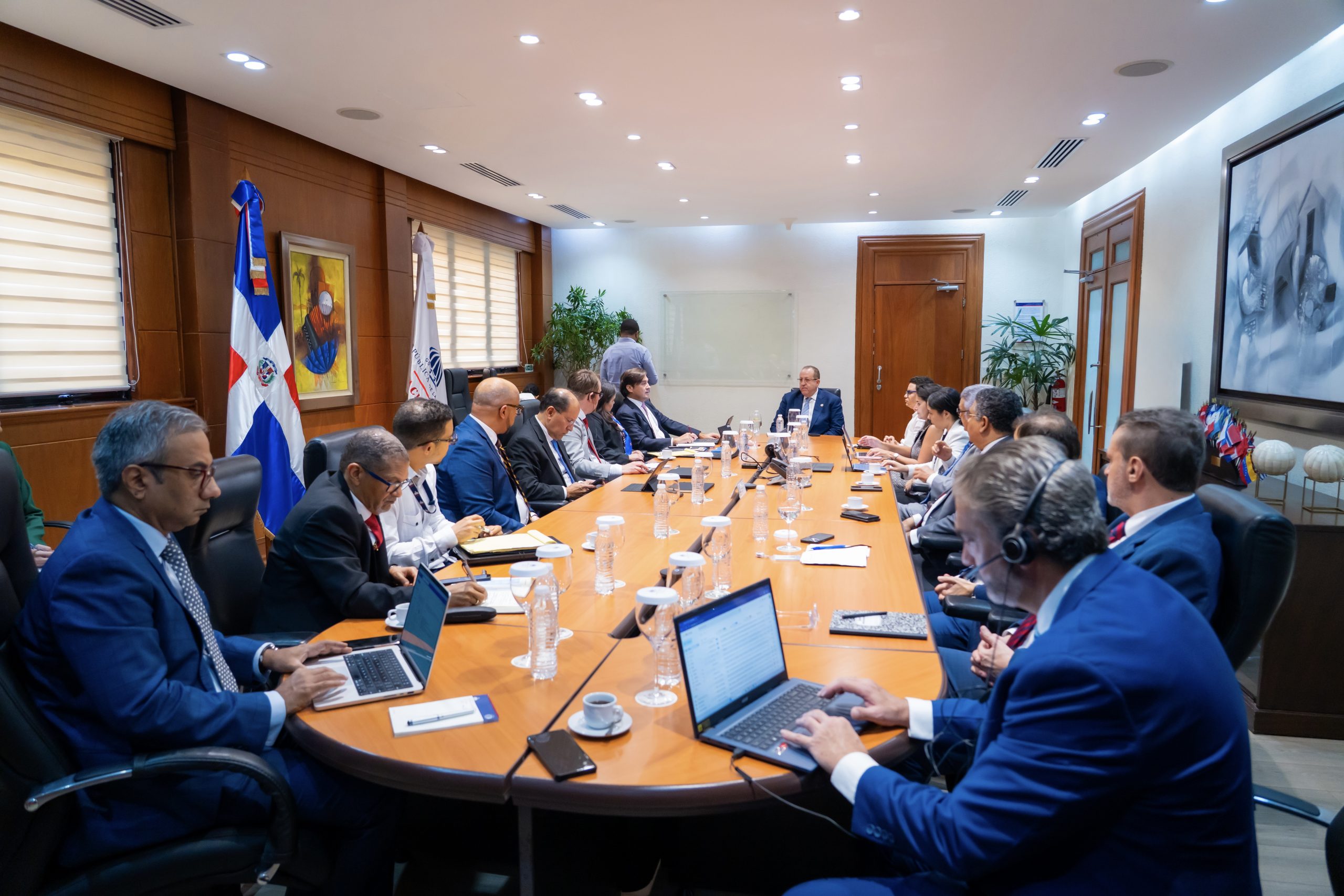 Misión del FMI visita el Ministerio de Hacienda y Economía para consulta anual del Artículo IV