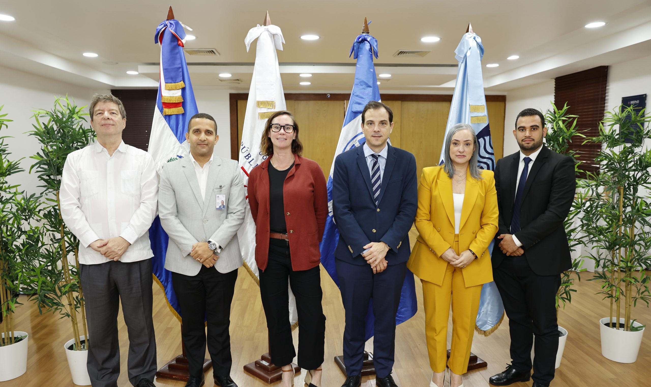 Hacienda y Economía evaluó con el Banco Mundial avances del Programa de Modernización del Sector Agua