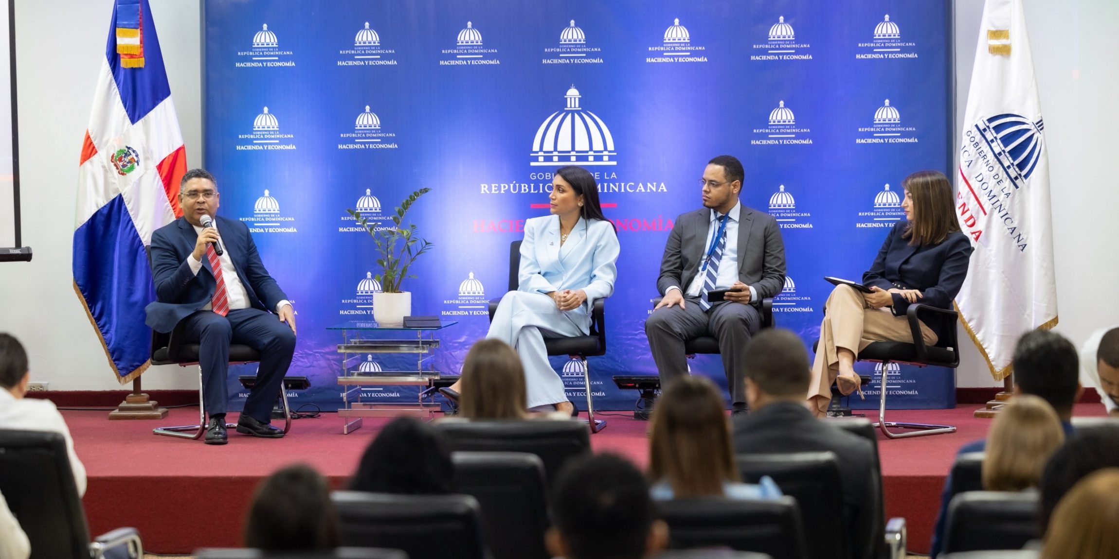 Desarrollan jornada de socialización sobre nuevas funciones que asume el MHE