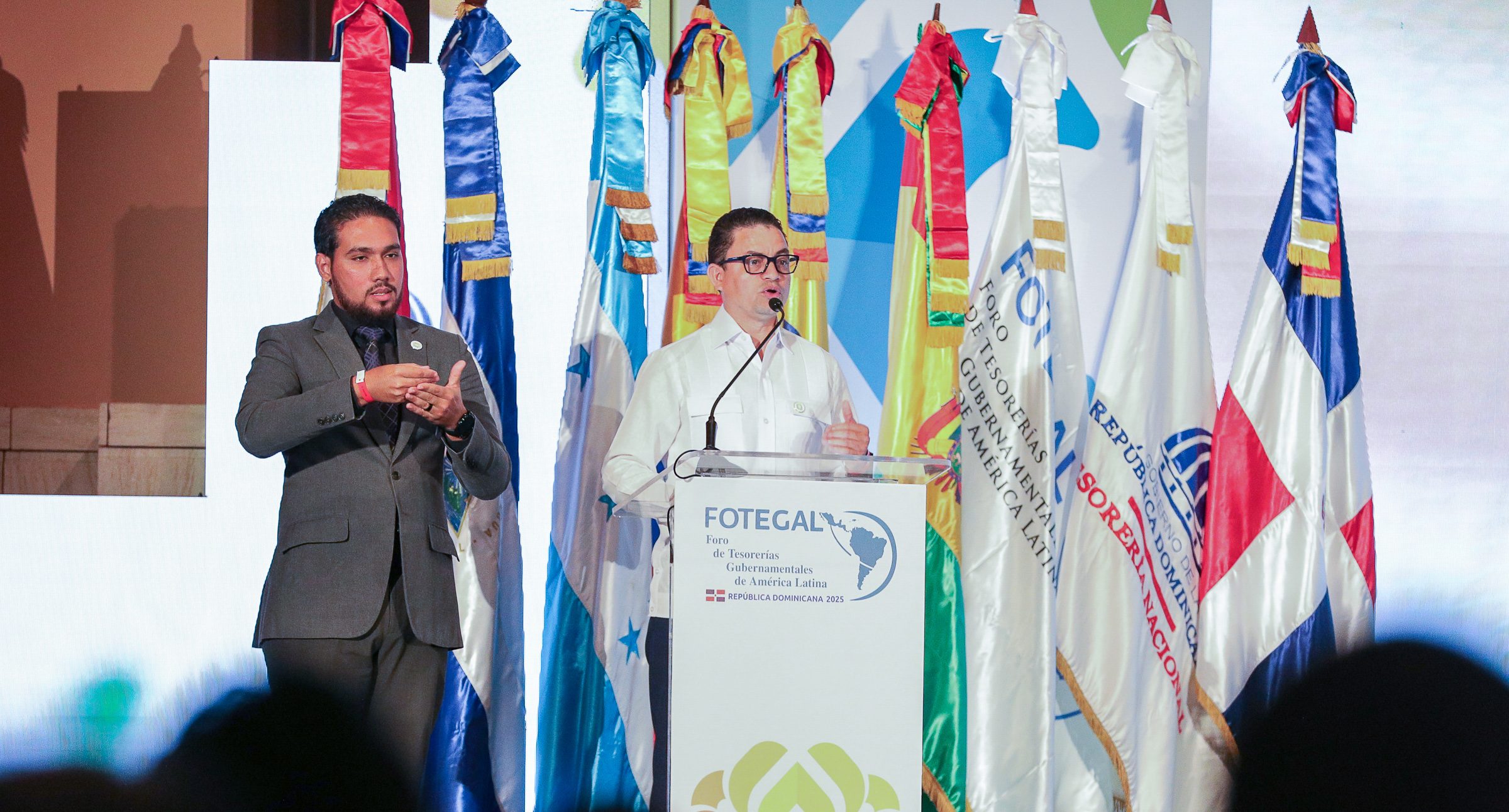 Viceministro del Tesoro destaca importancia de seguir implementando nuevas tecnologías en las tesorerías