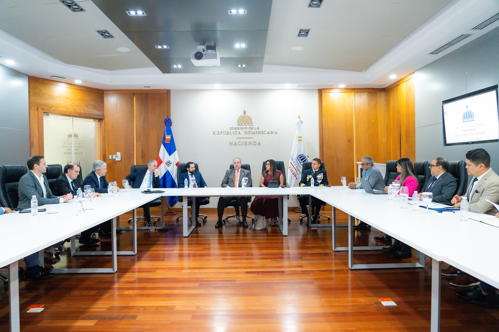 Conclafit sostiene diálogo estratégico con expertos internacionales