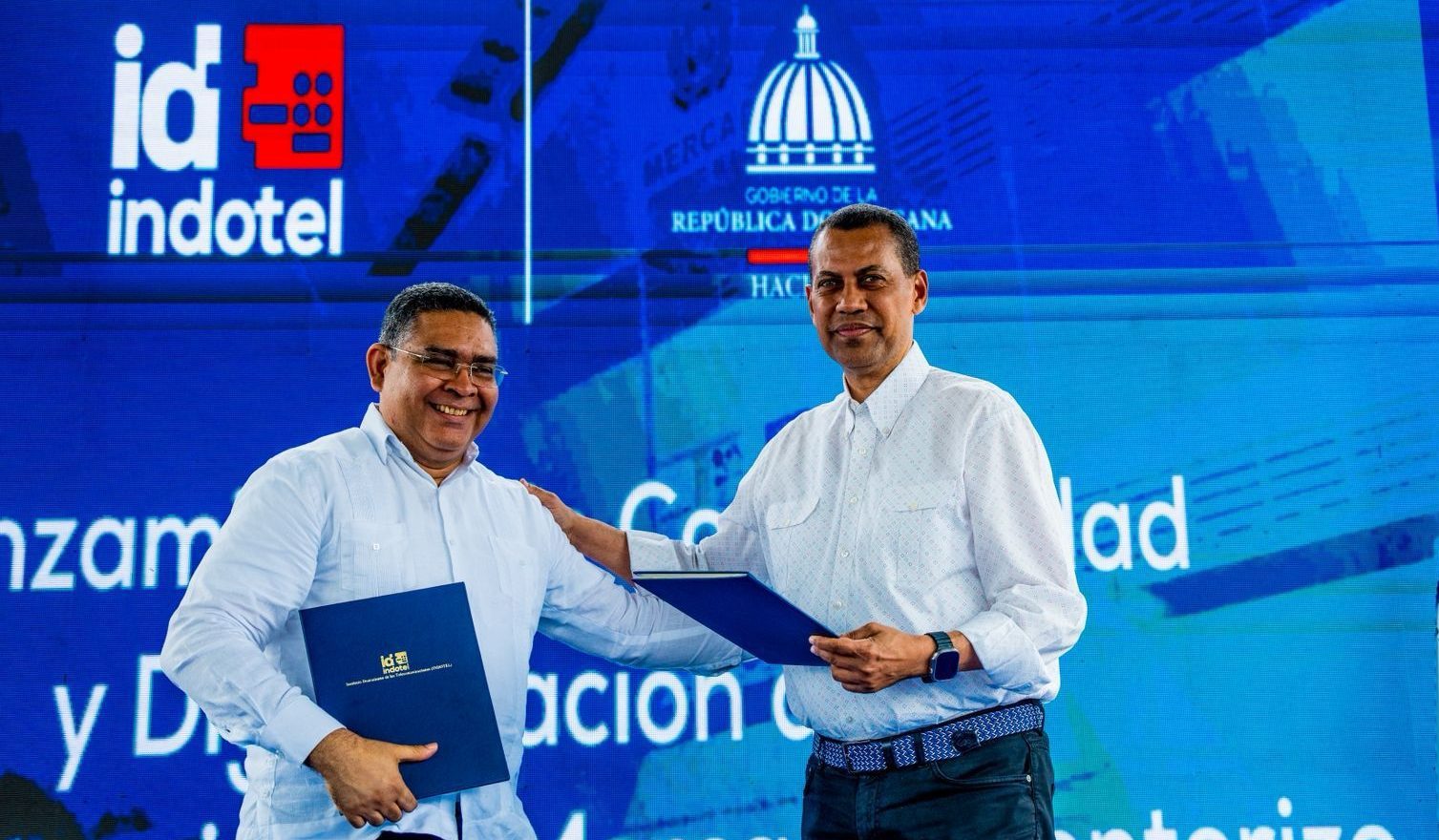 Imagen destacada de la Ministerio de Hacienda y Economía e Indotel modernizan sistema de cobros en Mercado Fronterizo de Dajabón