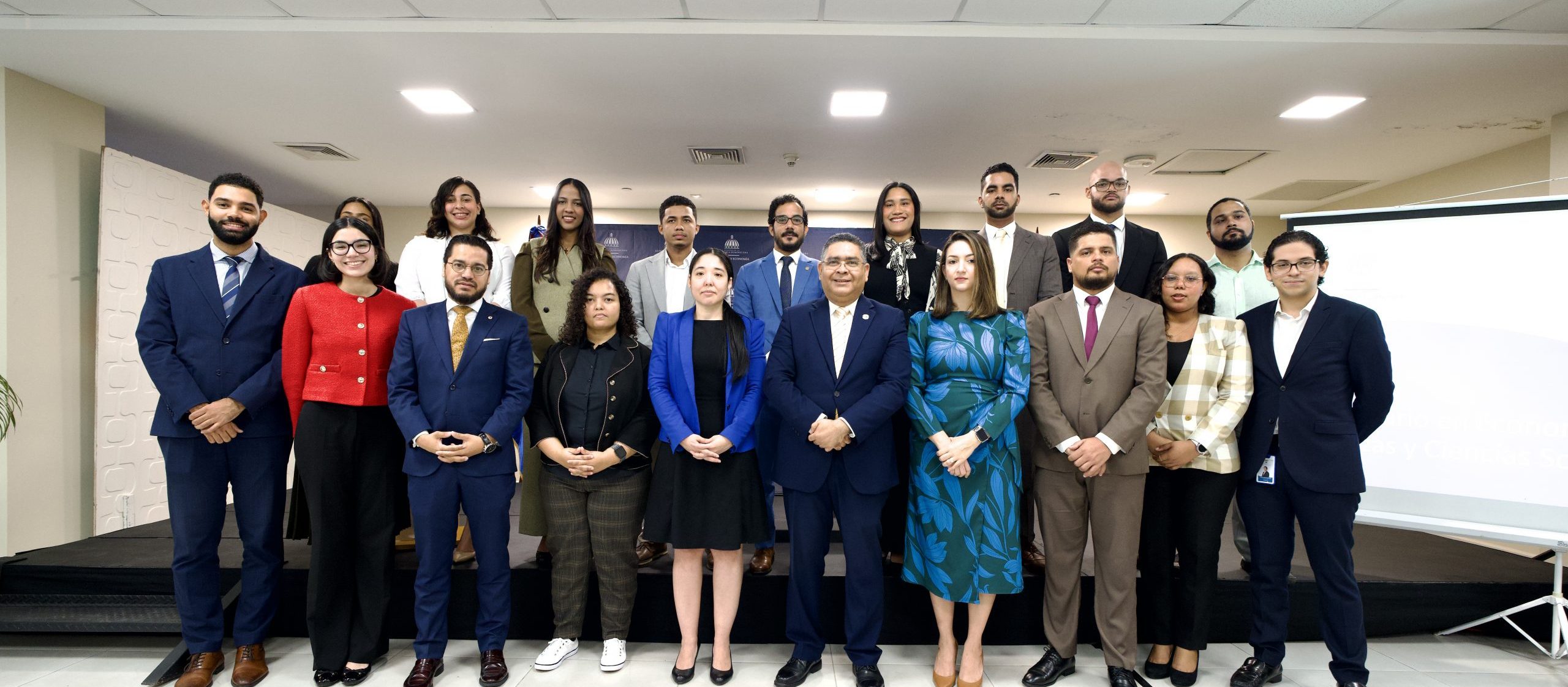 Hacienda y Economía impulsa investigación económica y social con el Seminario de Economía, Finanzas y Ciencias Sociales 2025