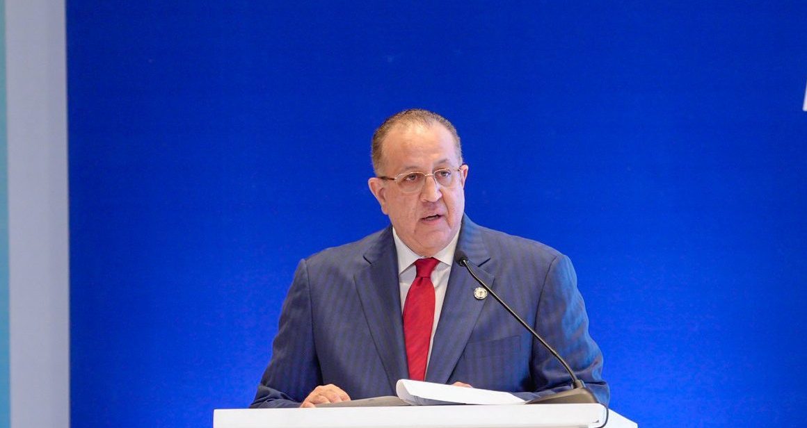 Ministro Magín Díaz: Gobierno aplica medidas prudentes para enfrentar crisis internacional y proteger a sectores vulnerables