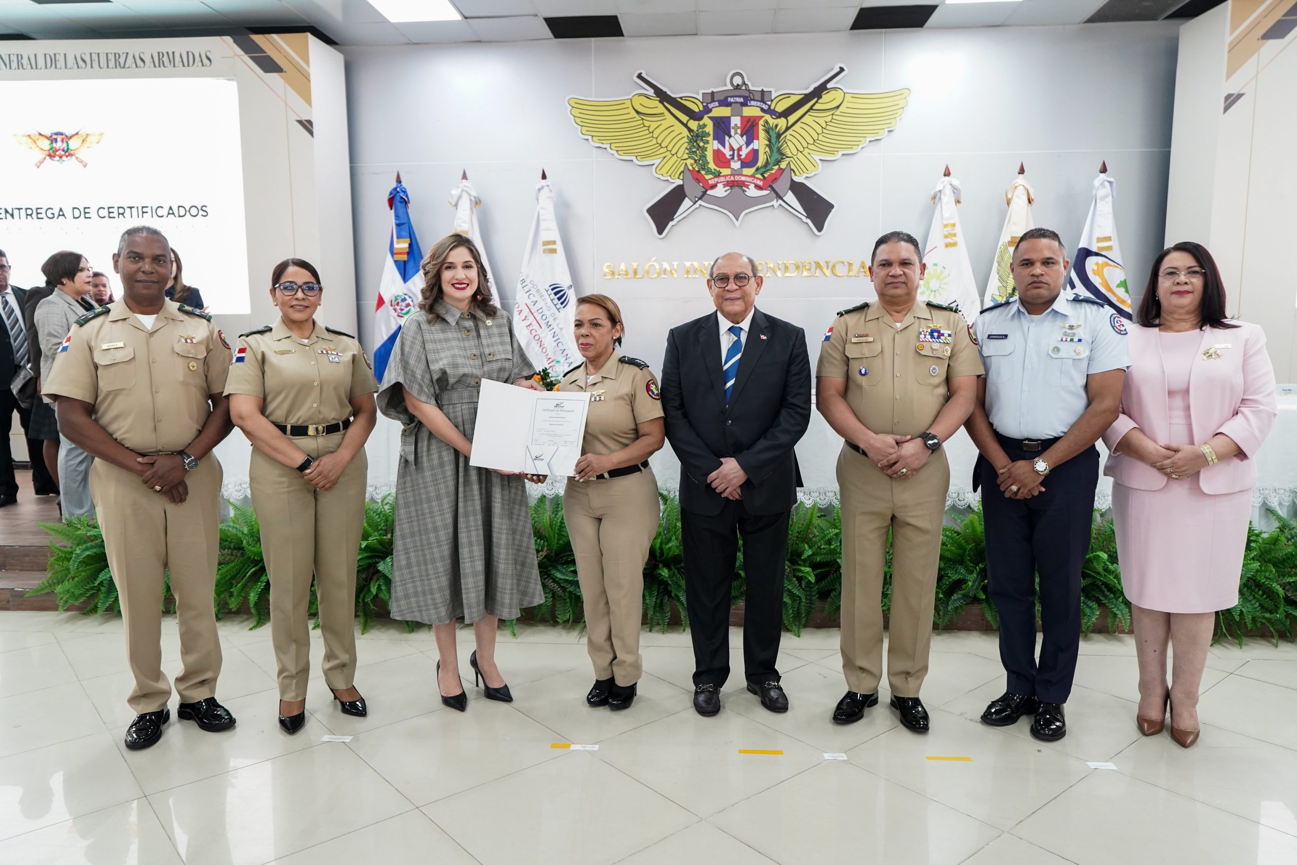 Centro de capacitación del MHE graduó a 257 militares en áreas técnicas de la administración gubernamental