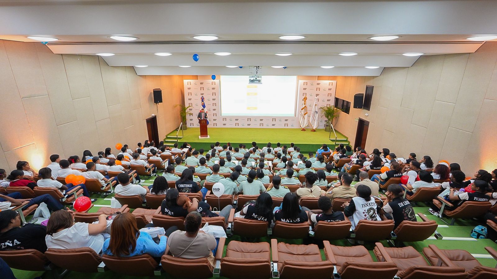 MHE impulsó educación financiera juvenil en Semana Económica y Financiera 2026