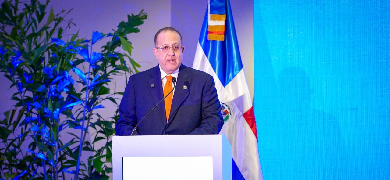 Ministro Magín Díaz asegura Gobierno prioriza medidas para mitigar impacto en el país por crisis en Irán