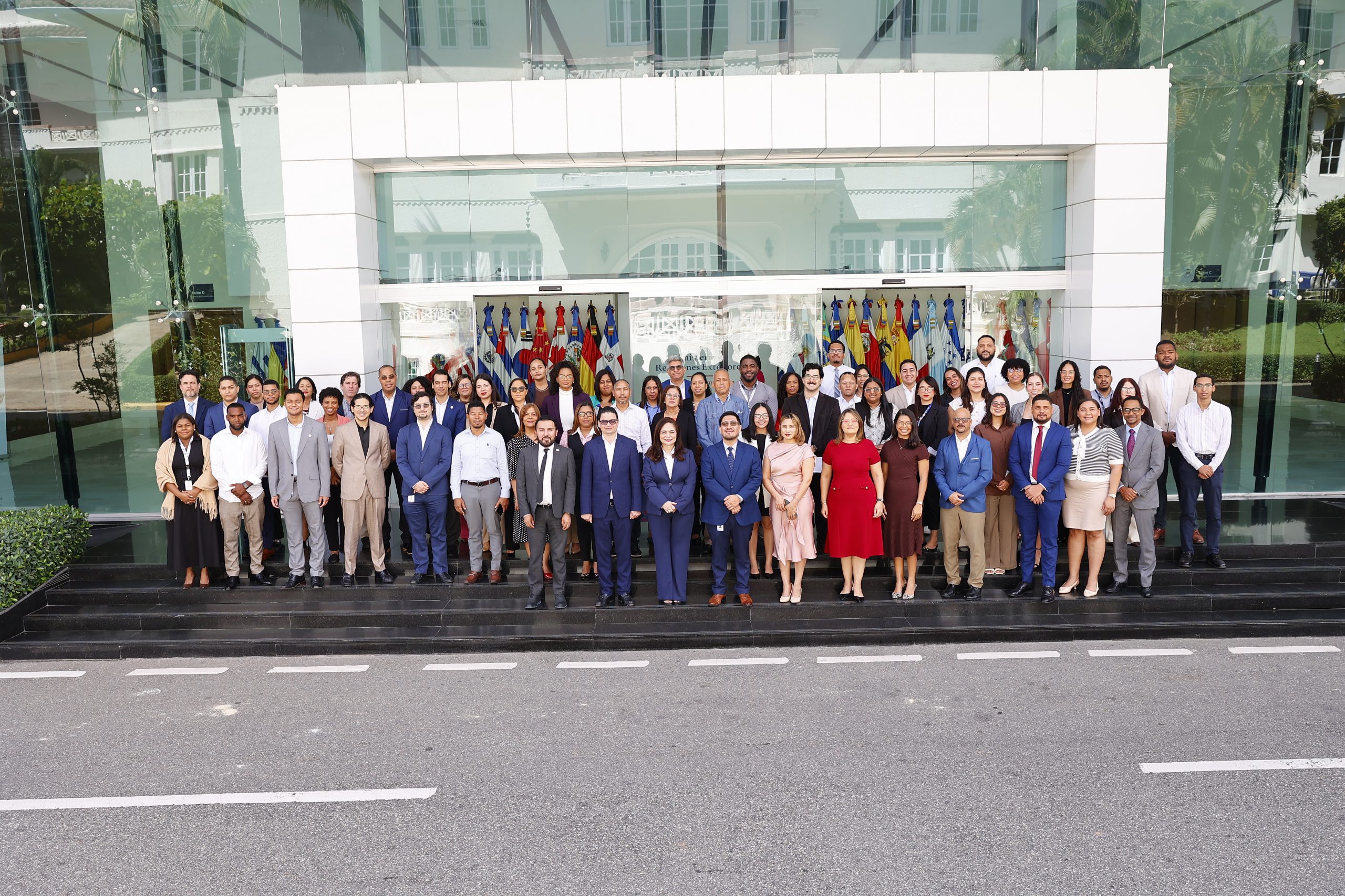 RD junto al SELA y el BID desarrollan taller para fortalecer el diseño e implementación de políticas públicas