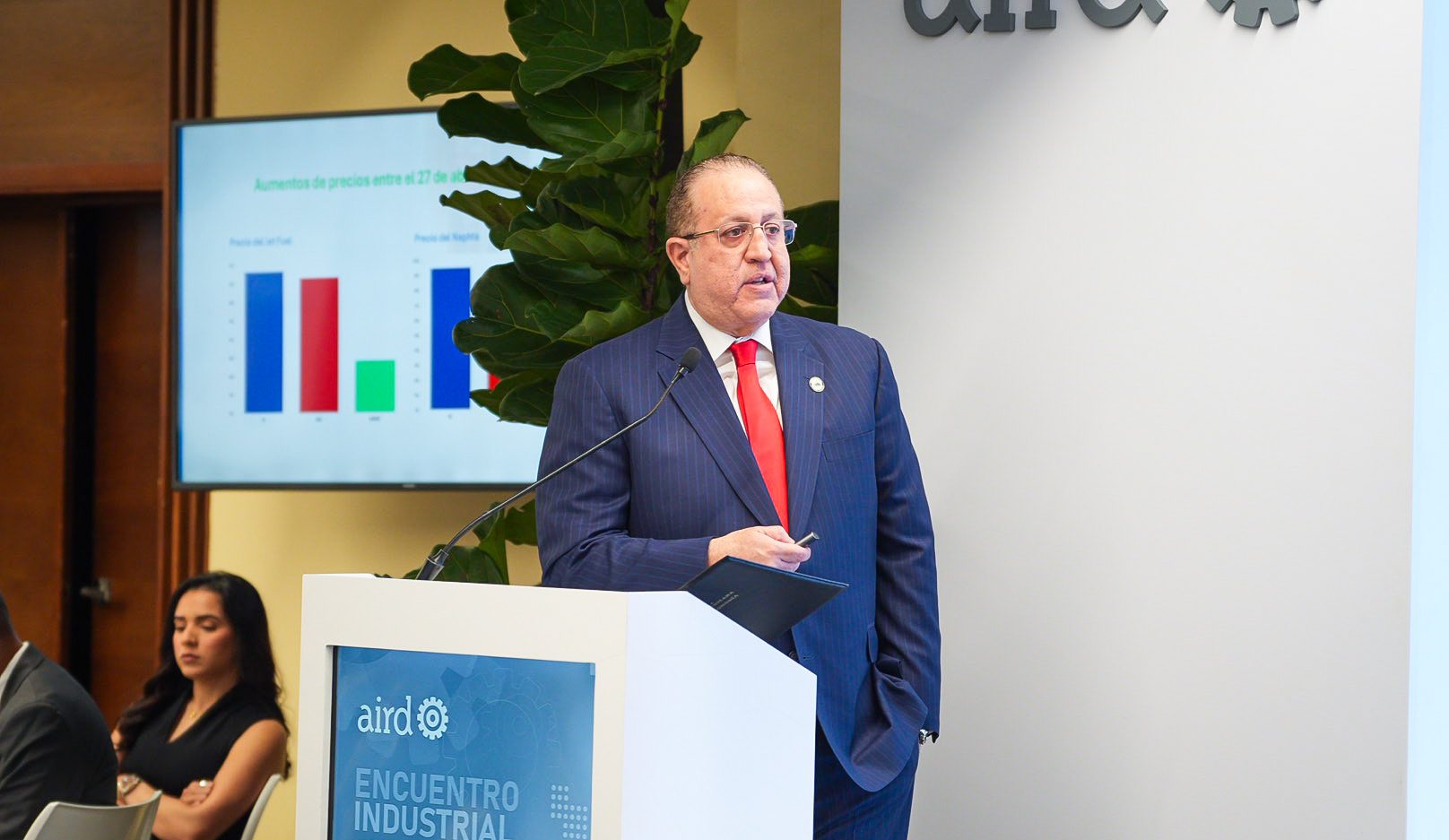 Magín Díaz: “Gobierno enfrenta crisis con responsabilidad fiscal y sensibilidad social”