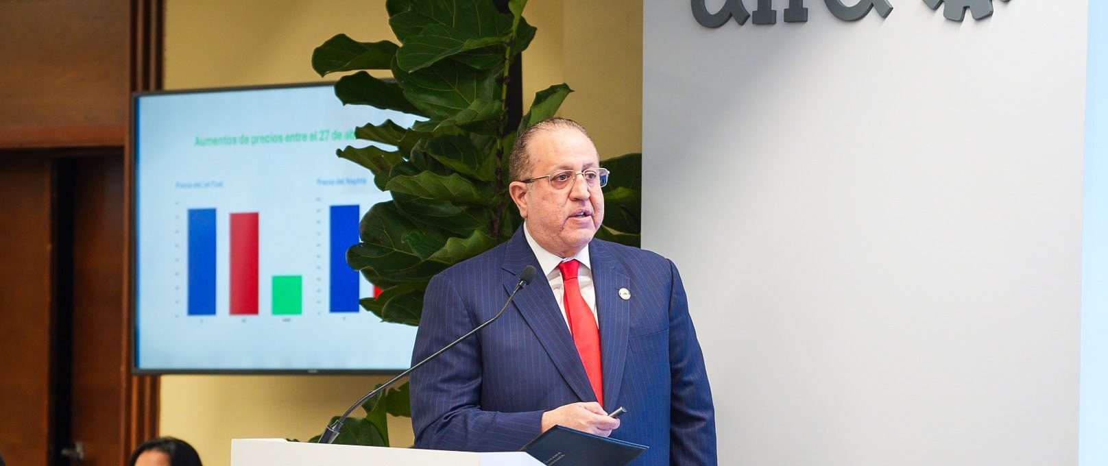 Magín Díaz: “Gobierno enfrenta crisis con responsabilidad fiscal y sensibilidad social”