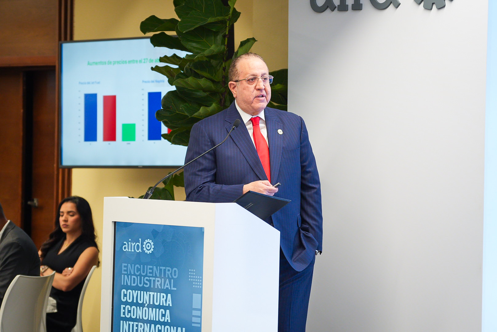Magín Díaz: “Gobierno enfrenta crisis con responsabilidad fiscal y sensibilidad social”
