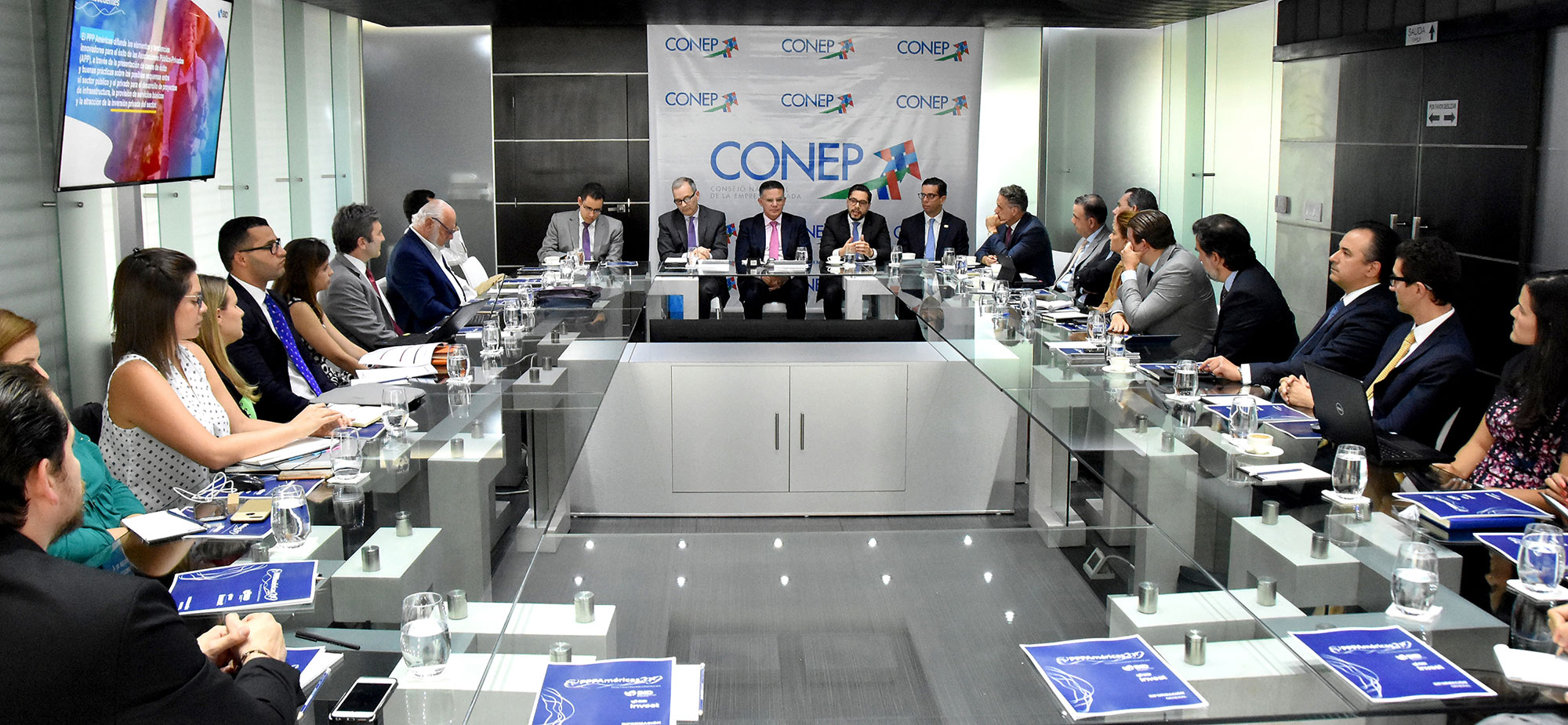 reunión con la Directiva