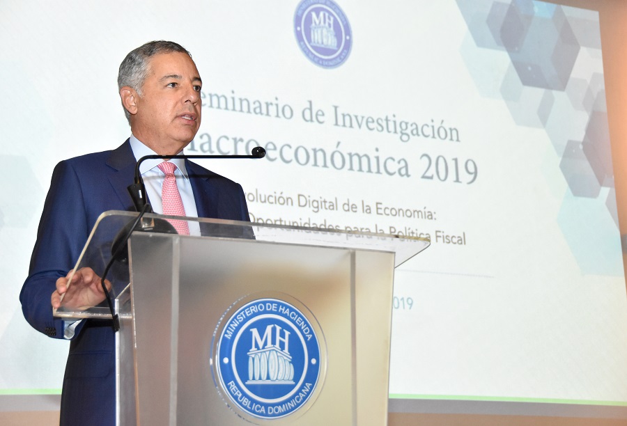 El ministro de Hacienda, Donald Guerrero Ortiz, aseguró que la digitalización tiene un gran potencial para transformar el quehacer de la política económica.
