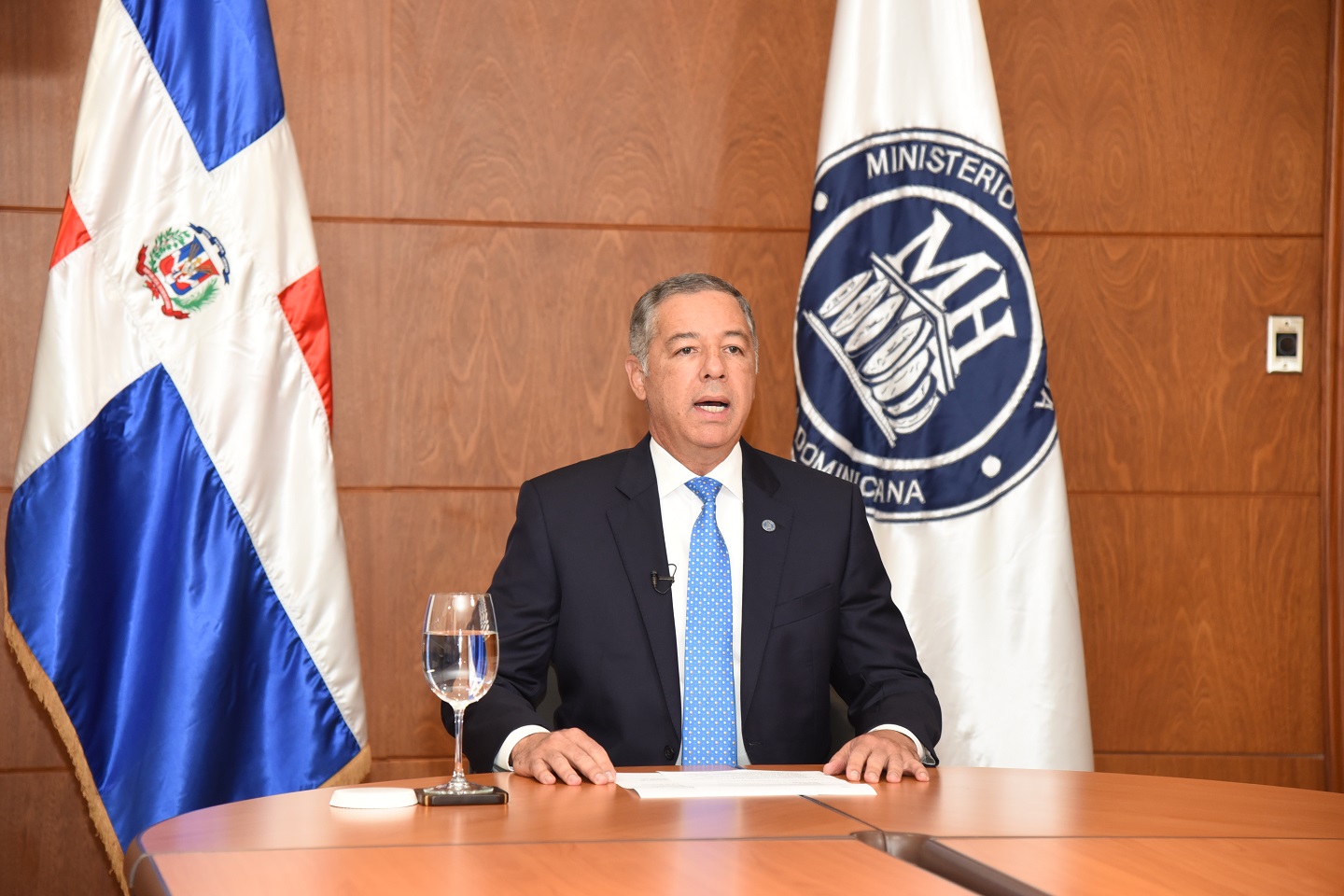 Donald Guerrero Ortiz, ministro de Hacienda.